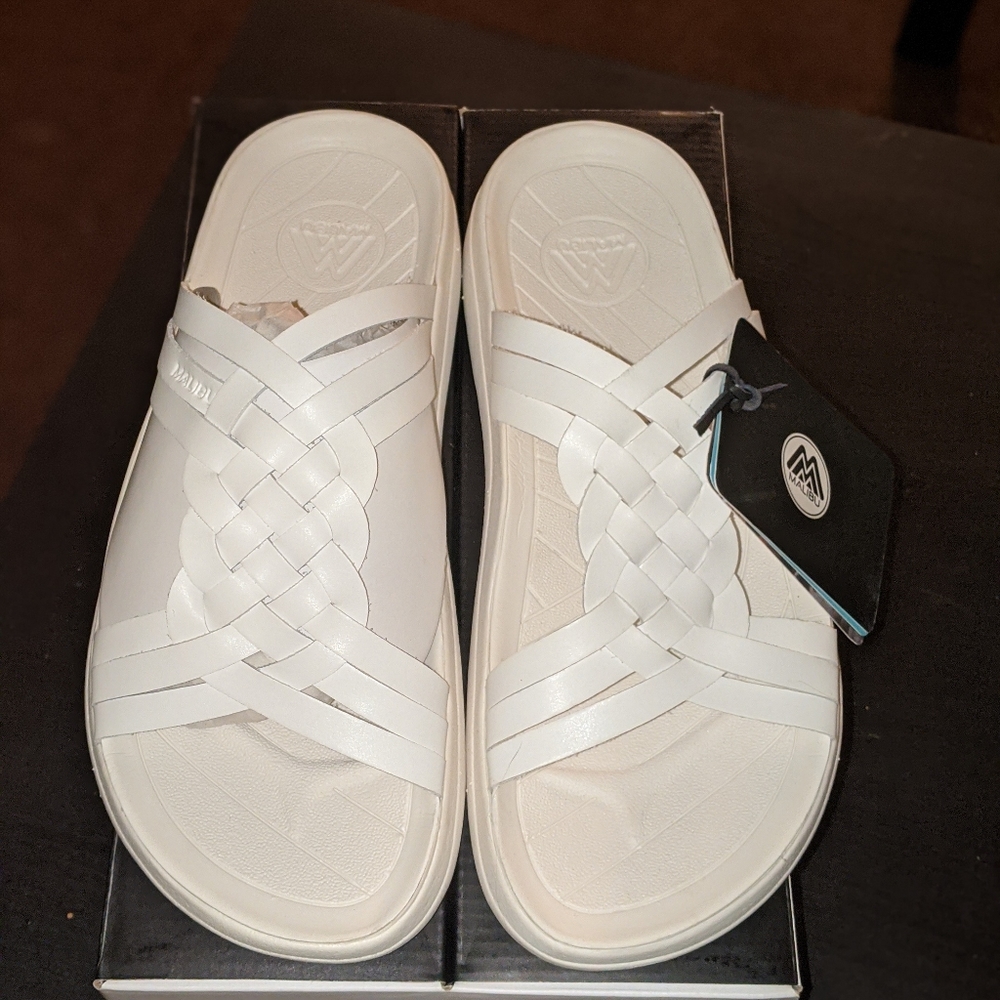 Malibu White Rivera Sandals 9M 11W